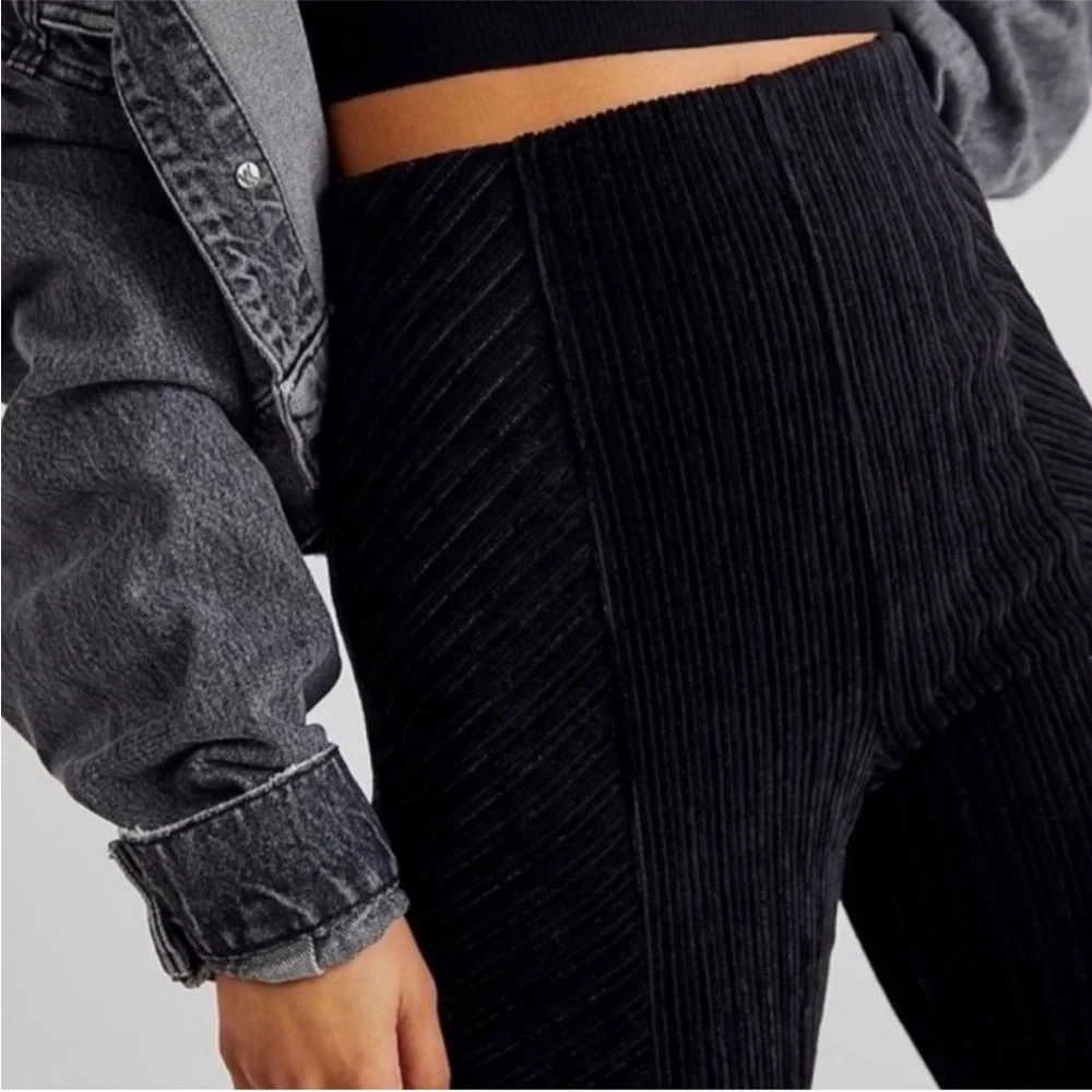 Free People Slim Pull-On Velvet Flare Pants Black - Picture 4 of 16